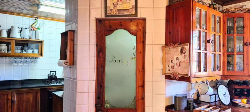 6 Bedroom Property for Sale in Kraaibosch Western Cape